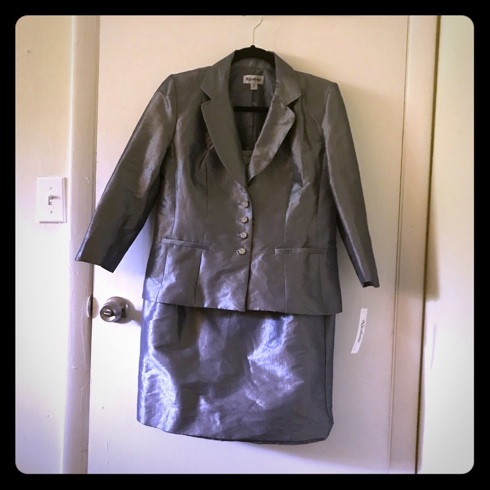 Women’s Elegant Evening Suit
